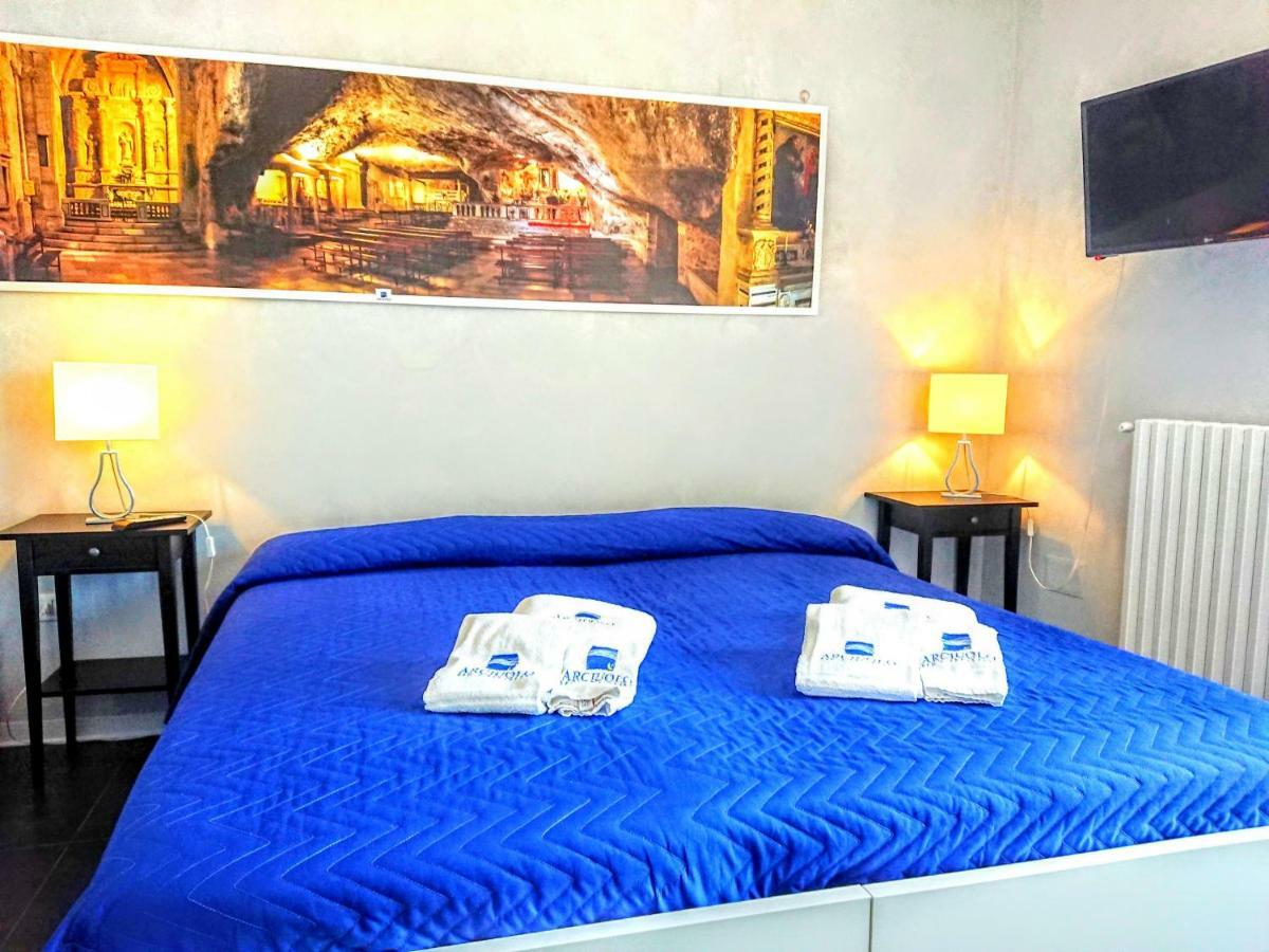 Rooms Gli Arcangeli 2 - Affitti Brevi Italia Monte Sant'Angelo Exterior photo